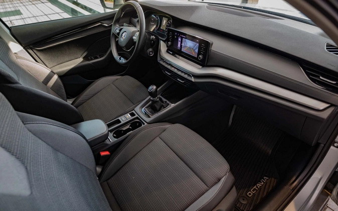 Skoda Octavia cena 89900 przebieg: 71810, rok produkcji 2021 z Łódź małe 781